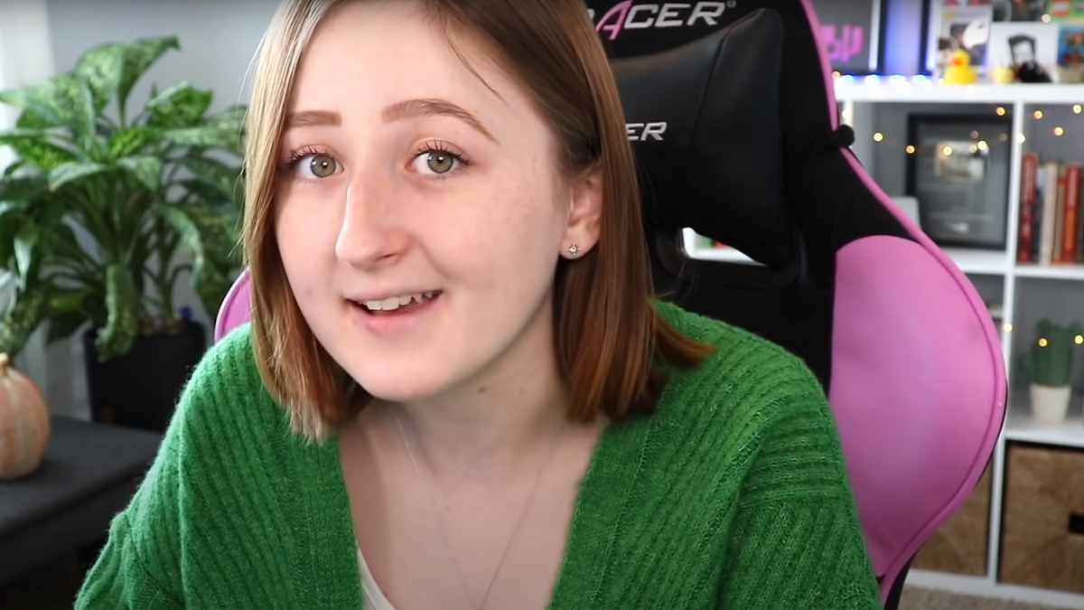 How to Download lilsimsie's Save File - Pro Game Guides