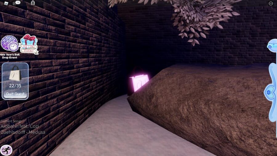 Where are the shopping bags in Roblox Royale High? 2022 New Year’s