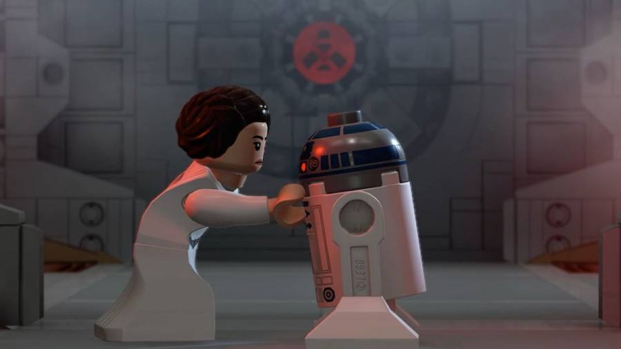 Leia and R2D2 from LEGO Star Wars The Skywalker Saga