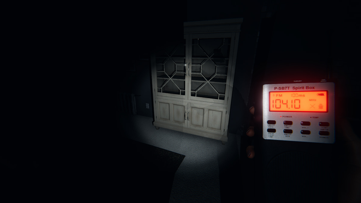 How does the Spirit Box work in Phasmophobia Pro Game Guides