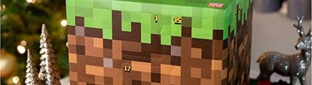 Minecraft Advent Calendar with keychains and decals