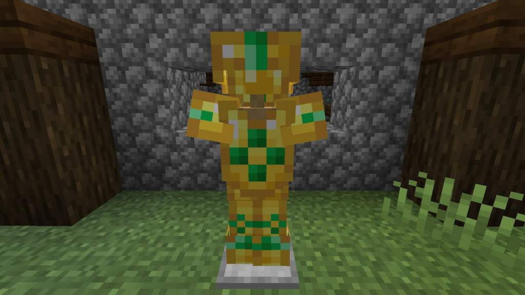 The Sentinel Armor Ornament on a set of Gold Armor in Minecraft