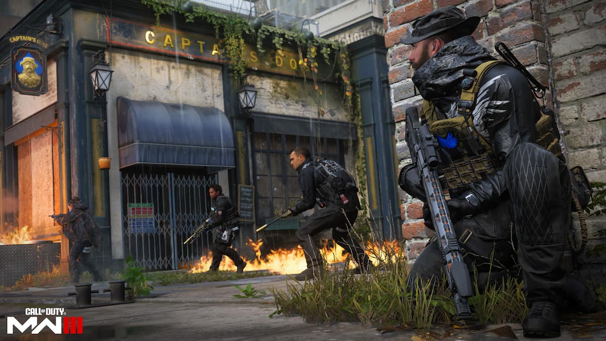 Soldiers fighting in an alleyway in Modern Warfare 3