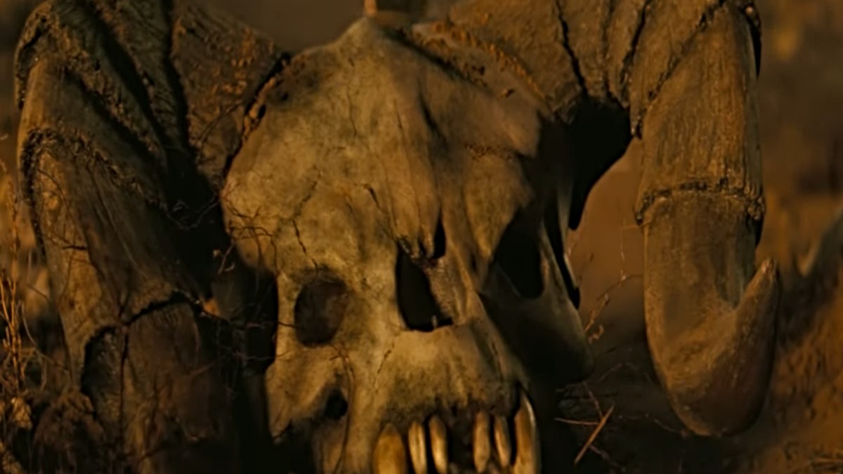 Fallout Deathclaw skull near New Vegas in show finale