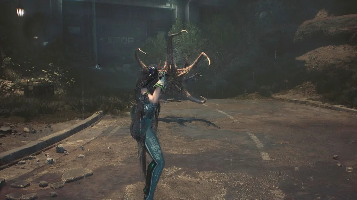 Eve fighting a Hydra Naytiba in Stellar Blade