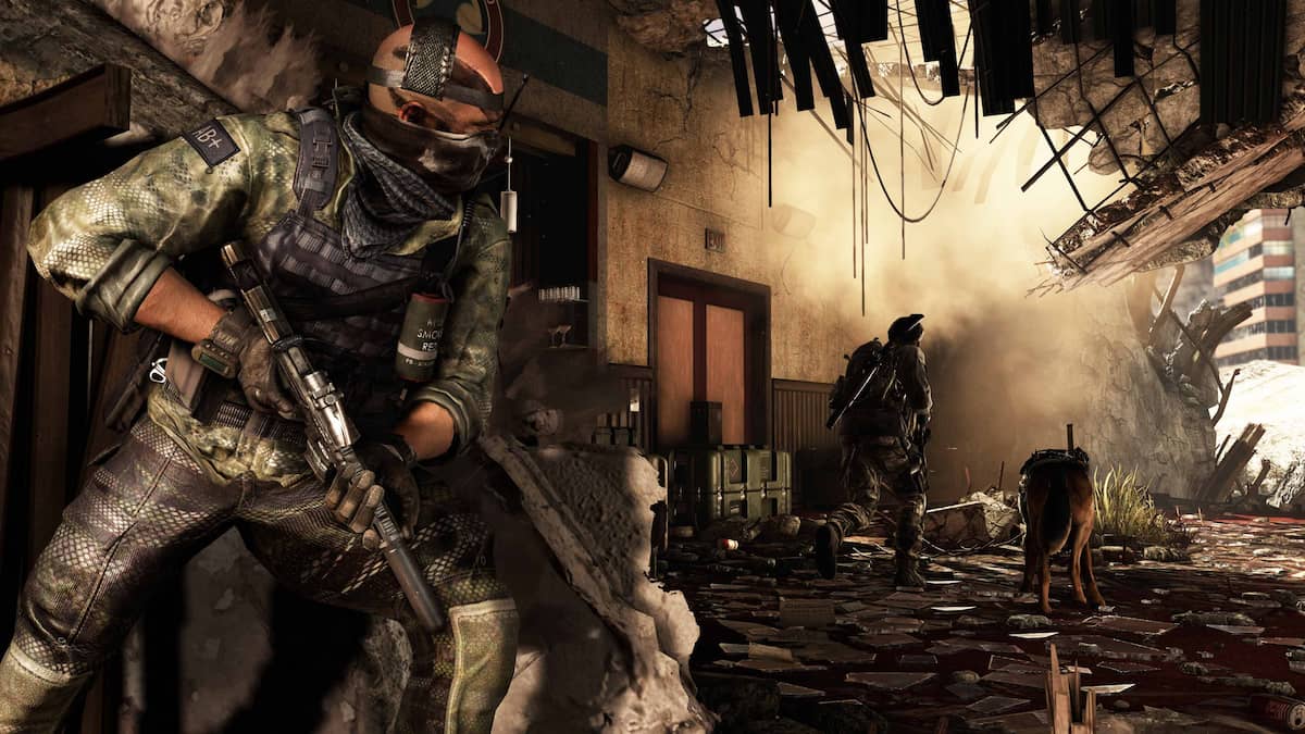 Soldier ambushing enemy combatant in Call of Duty Ghosts