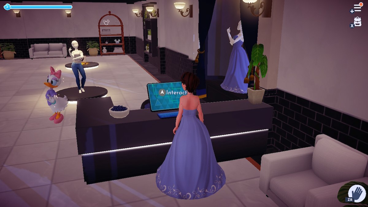 A fem-presenting Disney Dreamlight Valley avatar stands in front of the computer in Daisy's Boutique.