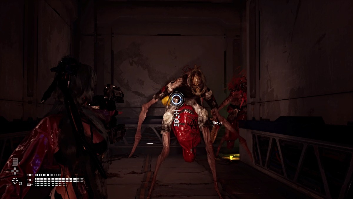Eve fighting a Defiler in Stellar Blade