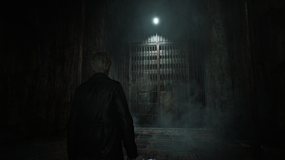 James at a gate in Silent Hill 2 Remake