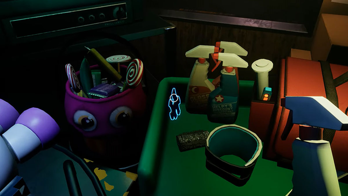 A puzzle piece next to spray bottles in FNAF Help Wanted 2.