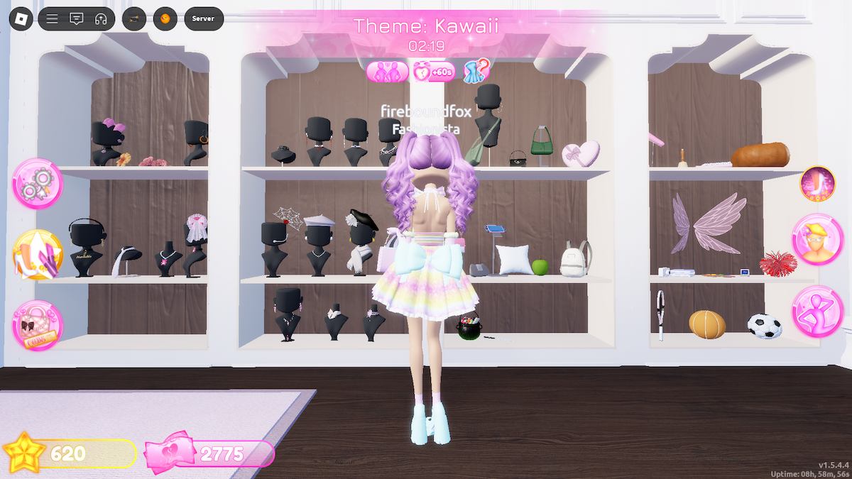 Choosing accessories for a Harajuku Style in Roblox Dress to Impress.