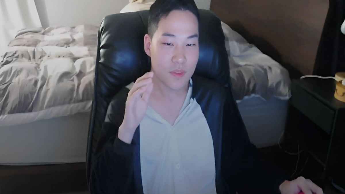 Dopa on stream after his military service