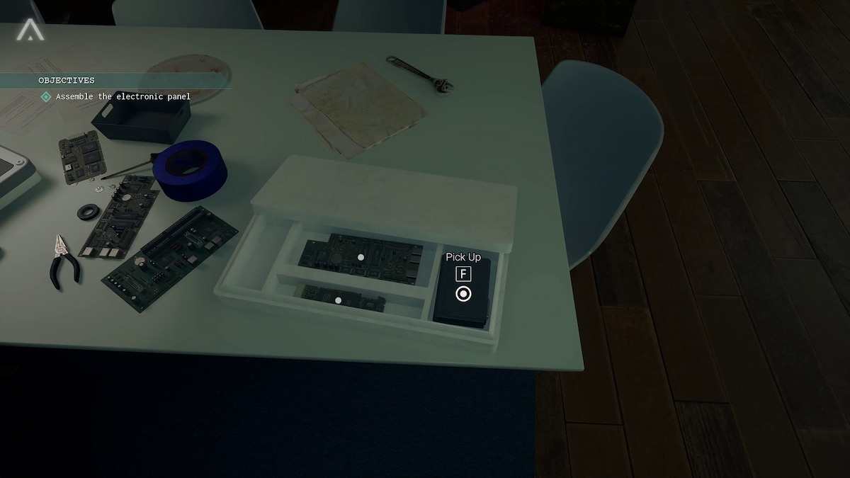 AILA Put the Box on the Dining Table