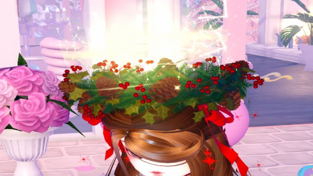 A player wearing a Halo in Royale High