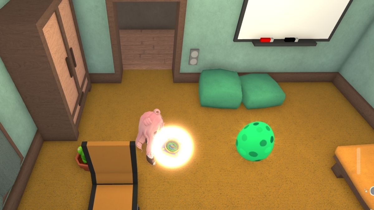 Easter Hunt Cosy Egg