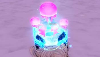 The Royale Jelly Halo in Roblox Royale High